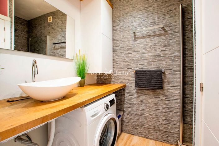 Image No.16-Studio for sale