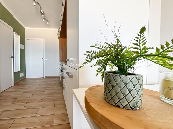 Image No.9-Studio for sale