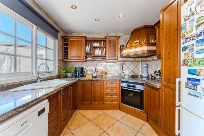 Image No.10-5 Bed Villa for sale