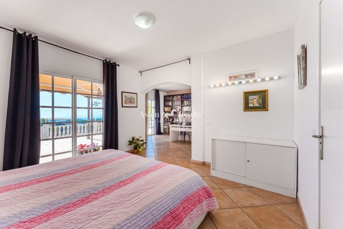 Image No.15-5 Bed Villa for sale