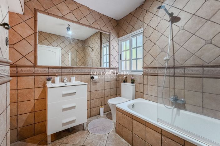 Image No.24-5 Bed Villa for sale