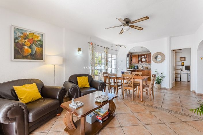 Image No.8-5 Bed Villa for sale