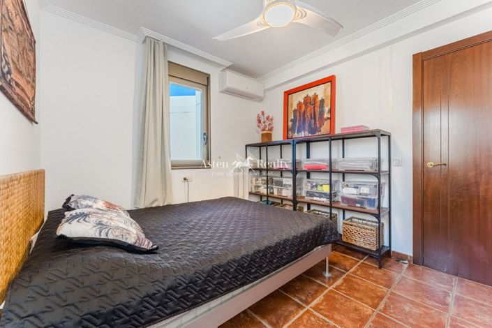 Image No.14-2 Bed House for sale