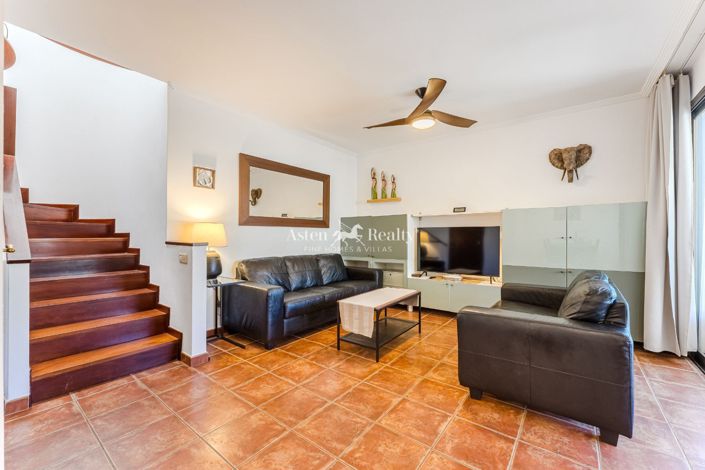 Image No.2-2 Bed House for sale