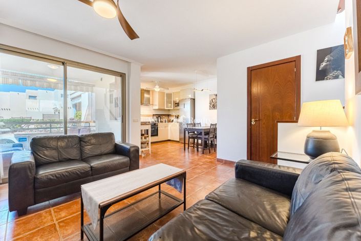 Image No.4-2 Bed House for sale