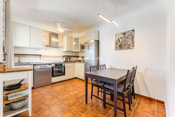 Image No.6-2 Bed House for sale