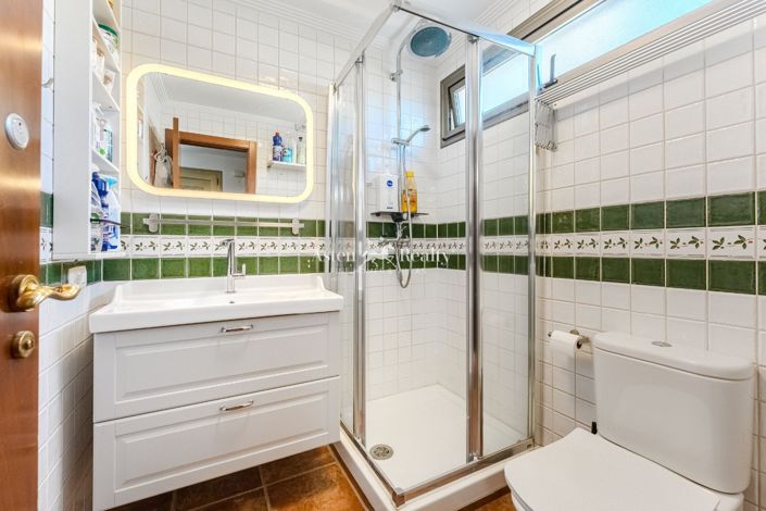 Image No.7-2 Bed House for sale