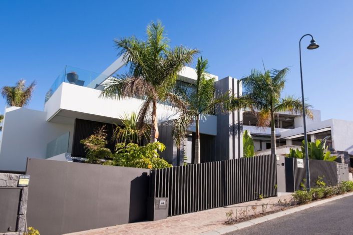 Image No.1-4 Bed Villa for sale