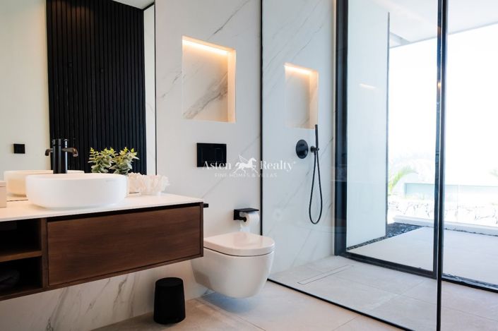 Image No.26-4 Bed Villa for sale