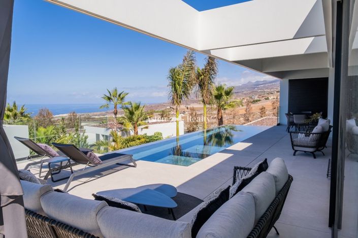 Image No.3-4 Bed Villa for sale