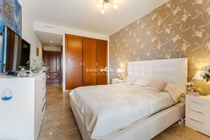 Image No.4-2 Bed Flat for sale