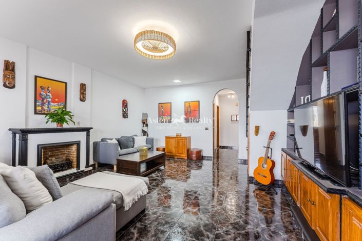 Image No.1-3 Bed Penthouse for sale