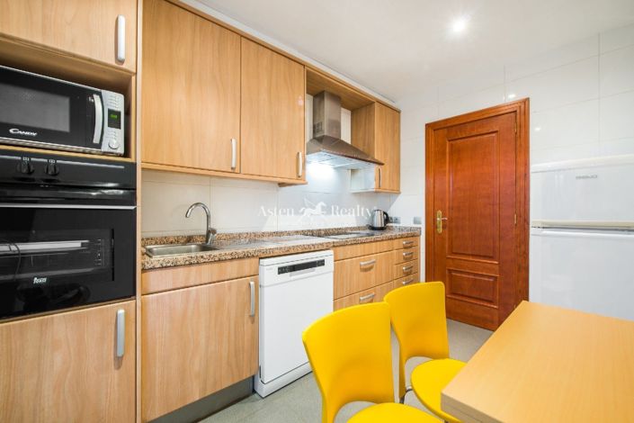 Image No.8-2 Bed Flat for sale