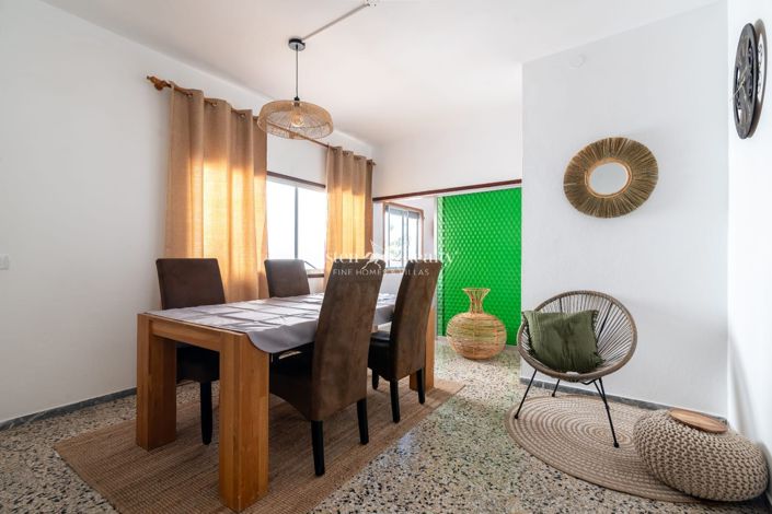 Image No.7-5 Bed Property for sale