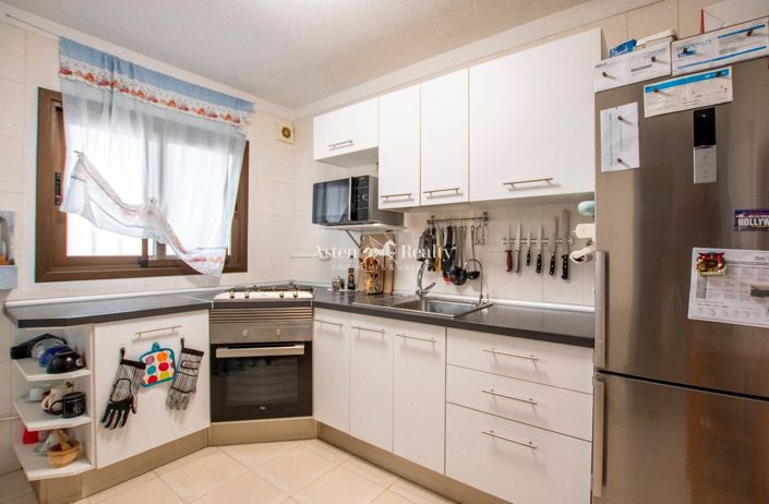 Image No.16-4 Bed House for sale