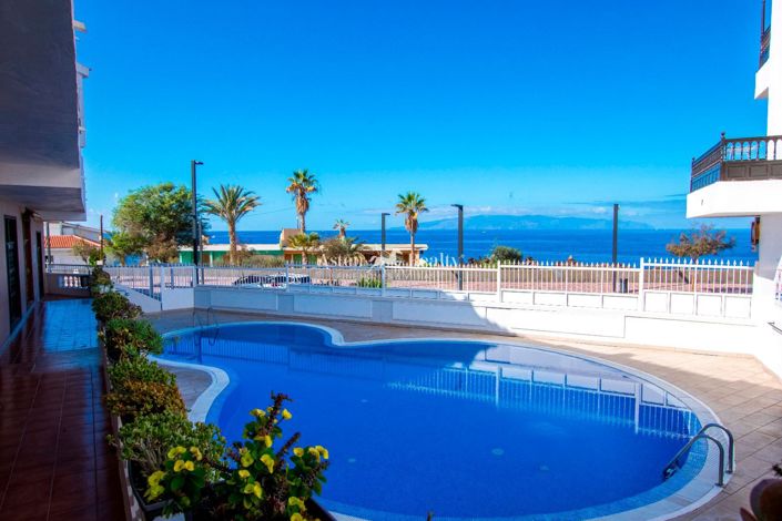 Image No.2-4 Bed House for sale