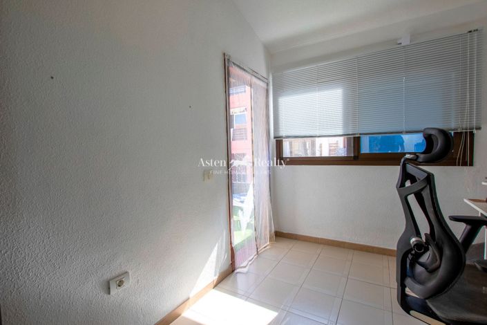 Image No.25-4 Bed House for sale