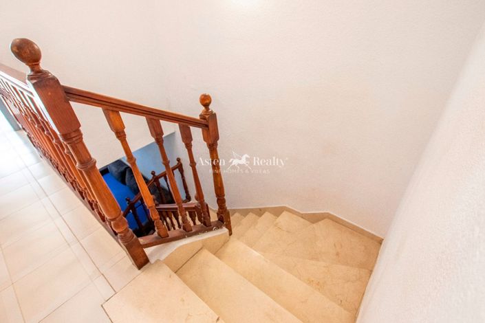 Image No.26-4 Bed House for sale