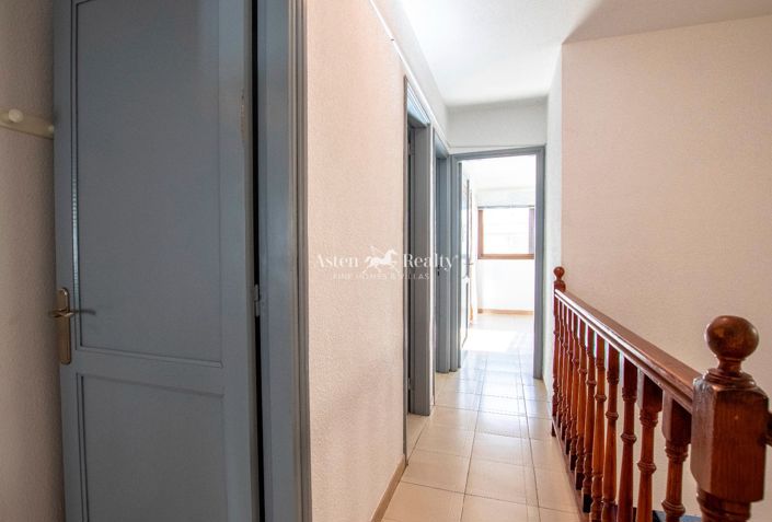 Image No.27-4 Bed House for sale