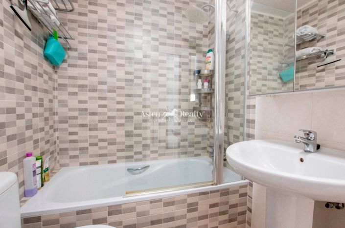 Image No.29-4 Bed House for sale