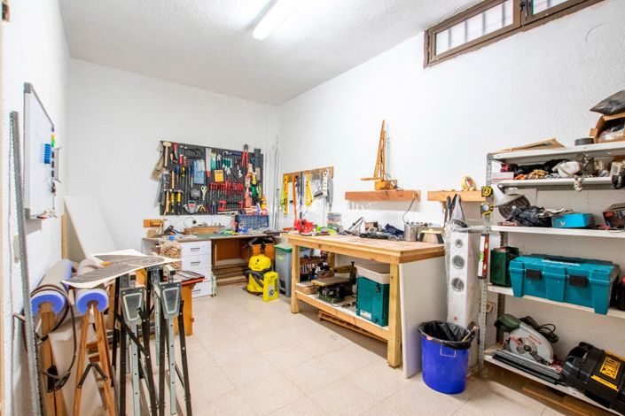 Image No.7-4 Bed House for sale