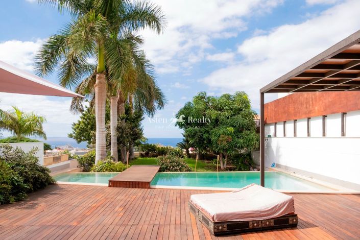 Image No.1-5 Bed Villa for sale