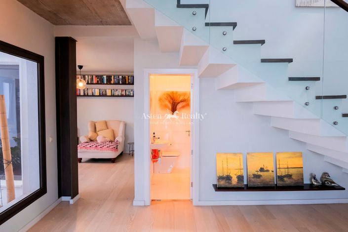 Image No.10-5 Bed Villa for sale