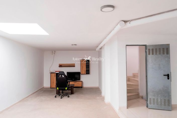 Image No.30-5 Bed Villa for sale