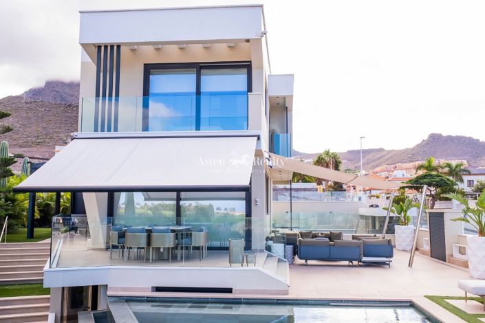 Image No.2-4 Bed Villa for sale