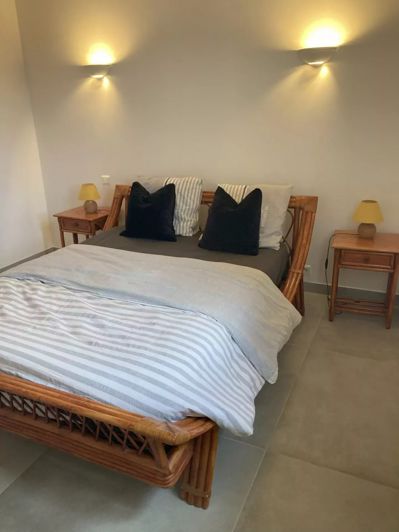 Image No.17-6 Bed House for sale