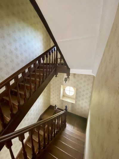 Image No.8-5 Bed House for sale