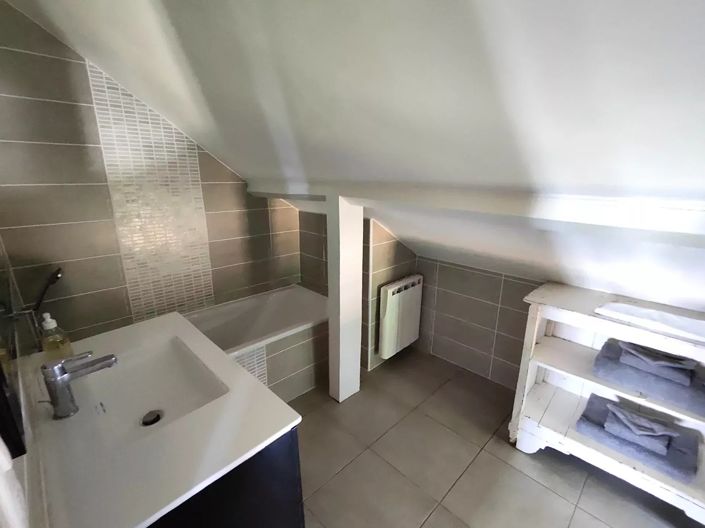 Image No.11-6 Bed House for sale