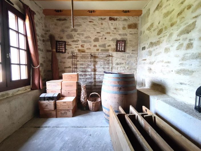 Image No.16-6 Bed House for sale