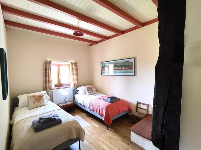 Image No.18-6 Bed House for sale