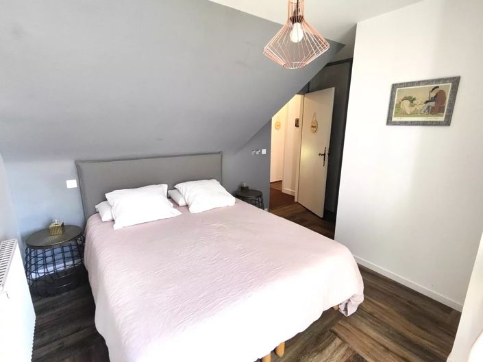 Image No.18-7 Bed House for sale