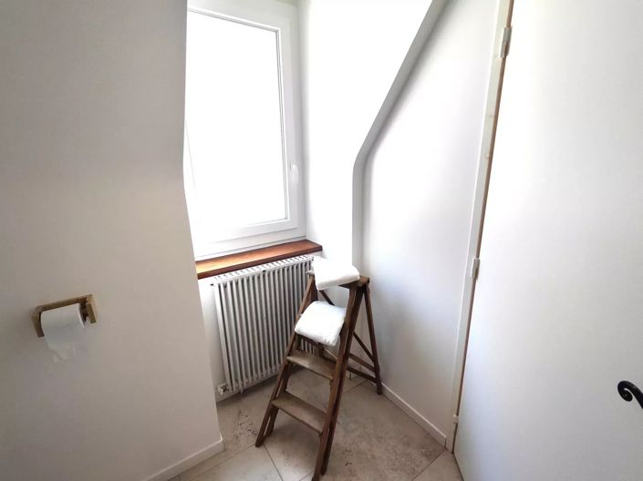 Image No.20-7 Bed House for sale