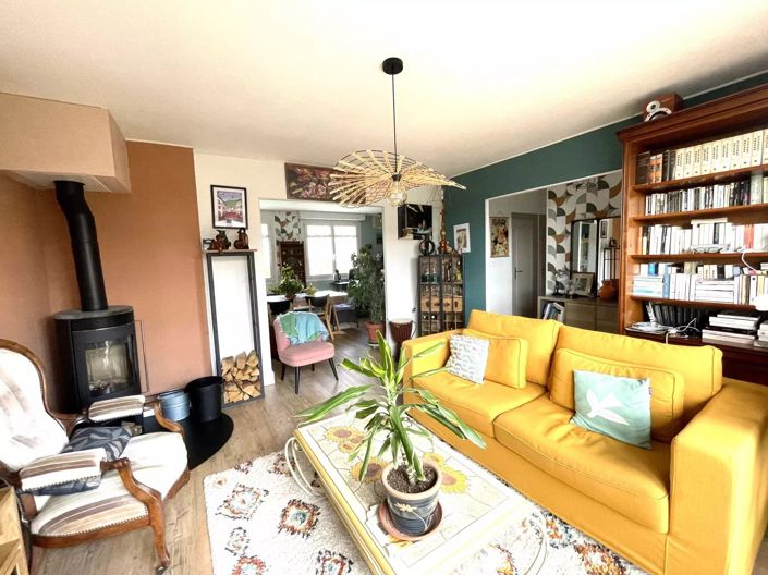 Image No.1-3 Bed House for sale