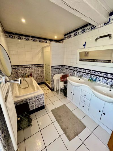 Image No.10-4 Bed House for sale