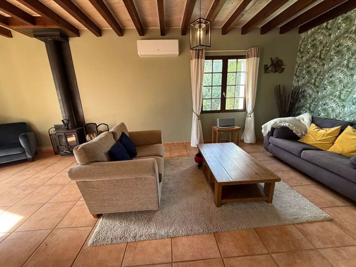 Image No.2-4 Bed House for sale