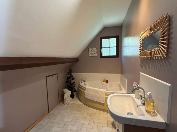 Image No.8-4 Bed House for sale