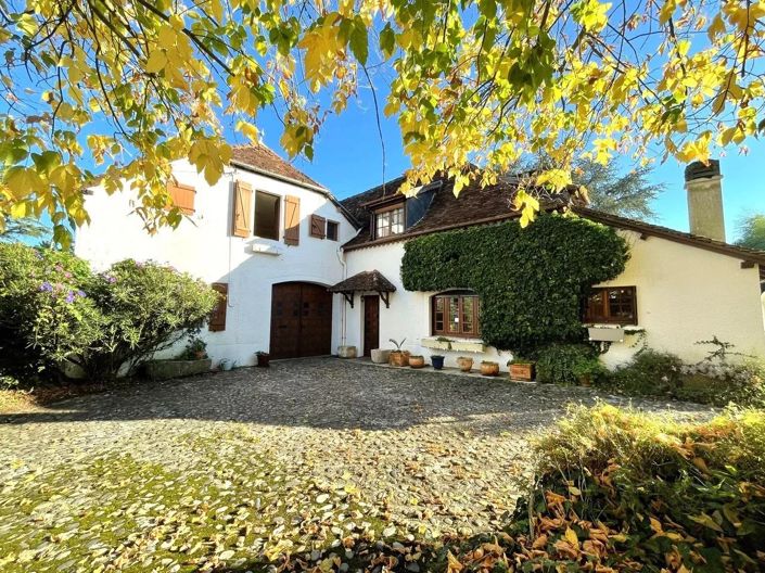 Image No.1-4 Bed House for sale