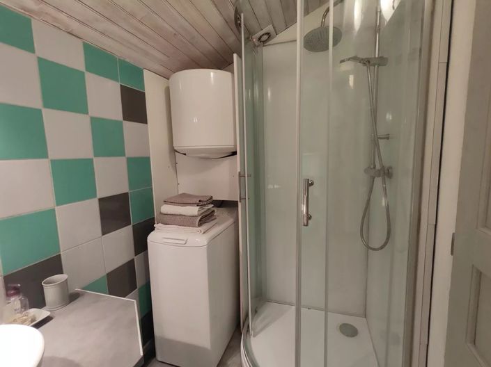 Image No.24-7 Bed House for sale