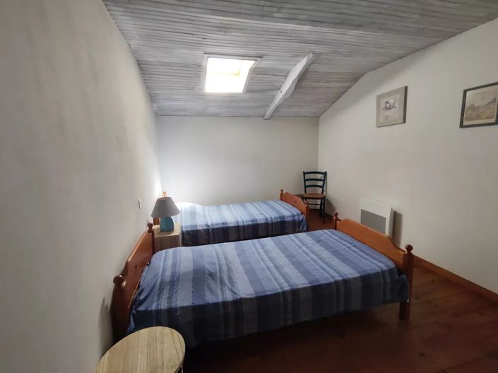 Image No.27-7 Bed House for sale