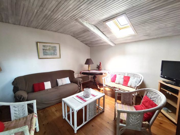 Image No.30-7 Bed House for sale