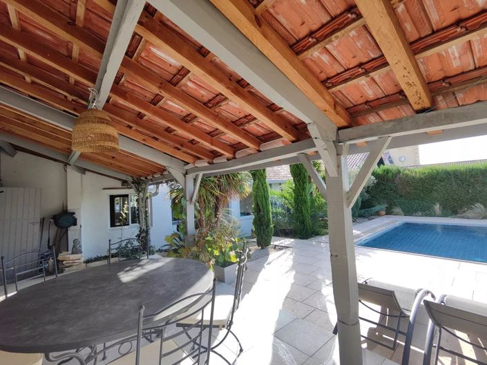 Image No.20-8 Bed House for sale