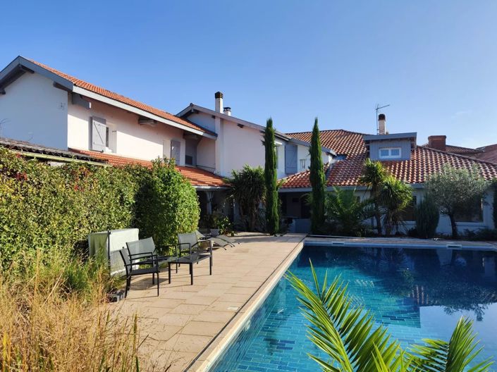 Image No.21-8 Bed House for sale