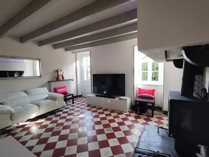 Image No.6-8 Bed House for sale