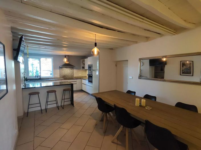 Image No.7-8 Bed House for sale