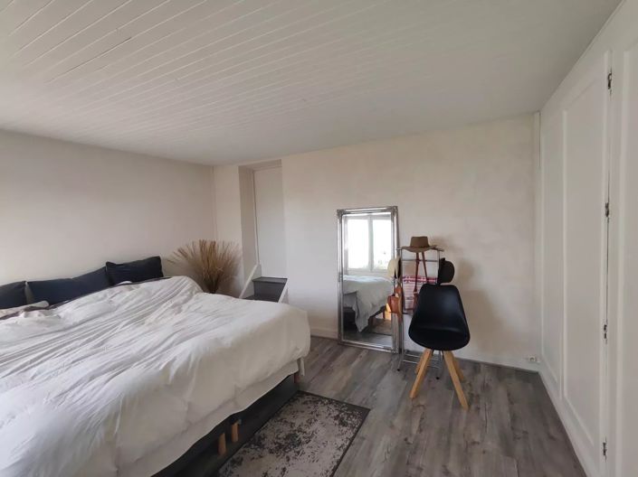 Image No.11-8 Bed House for sale