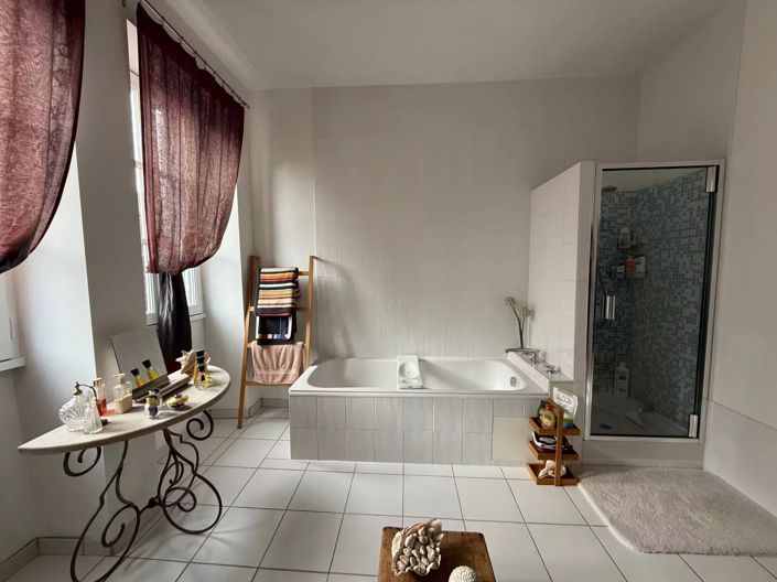 Image No.9-2 Bed Townhouse for sale